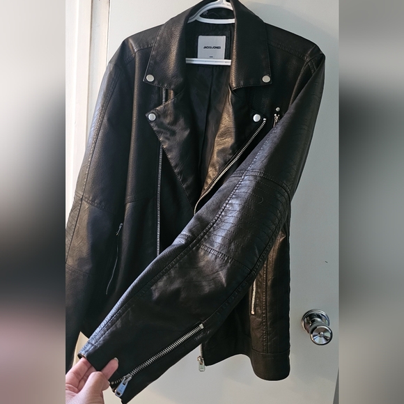 Faux leather jacket - Picture 2 of 4